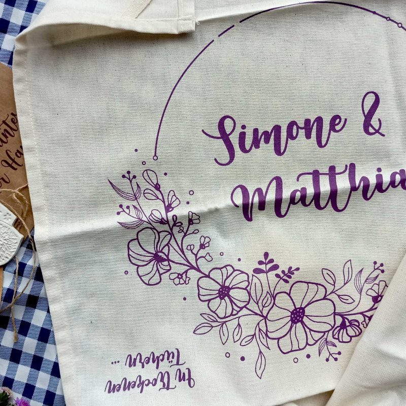 Hochzeitseinladung Simone & Matthias das aufgefaltete Tuch